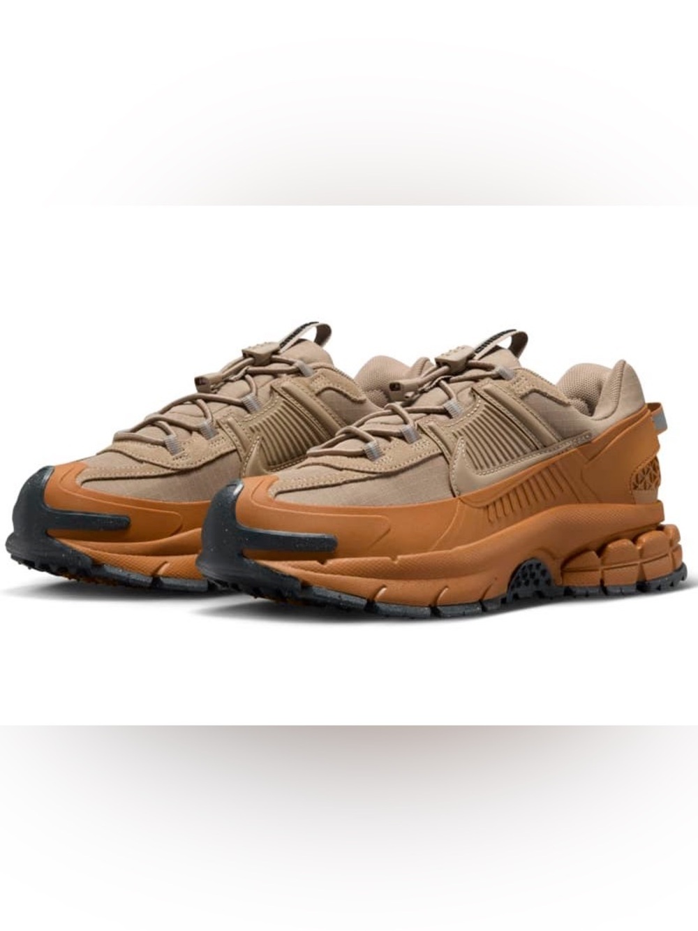Nike Zoom Vomero Roam in Khaki